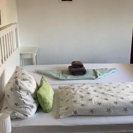 Waldchaussee 5 *